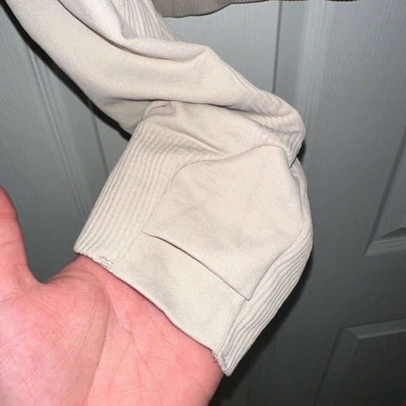 Gymshark Cropped Hoodie - Picture 4 of 4